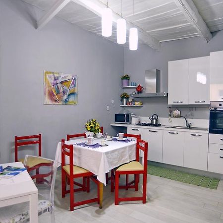 لاميزيا تيرمي B&B Parva Domus المظهر الخارجي الصورة
