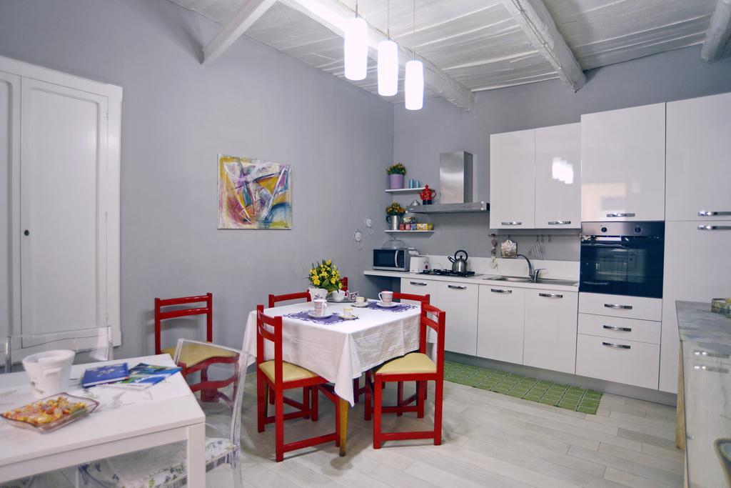 لاميزيا تيرمي B&B Parva Domus المظهر الخارجي الصورة