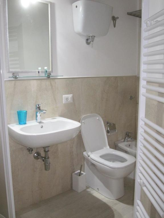لاميزيا تيرمي B&B Parva Domus الغرفة الصورة